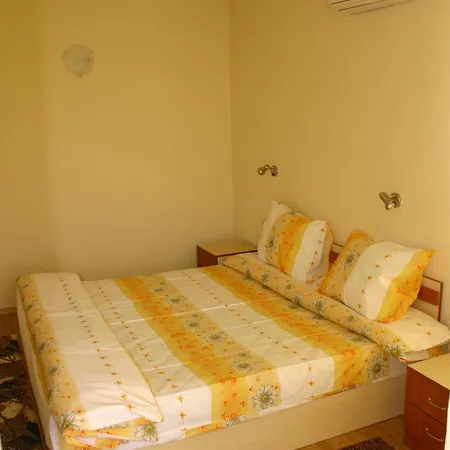 семеен калисто Burgaz